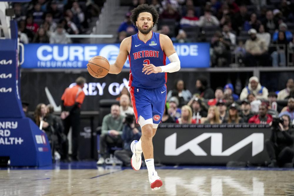 右被换上场 右被换上场